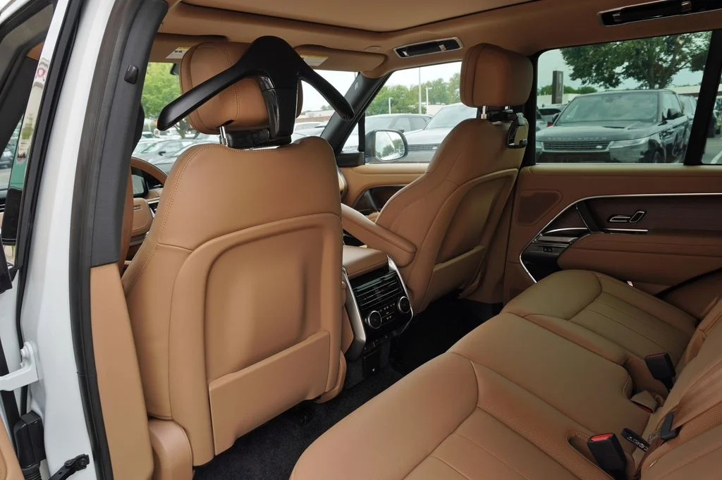 New 2026 Fuji White Land Rover SE image 27