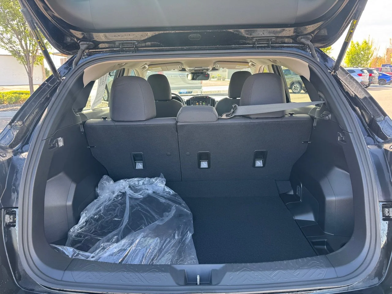 Used 2025 Crystal Black Silica Subaru Base image 39