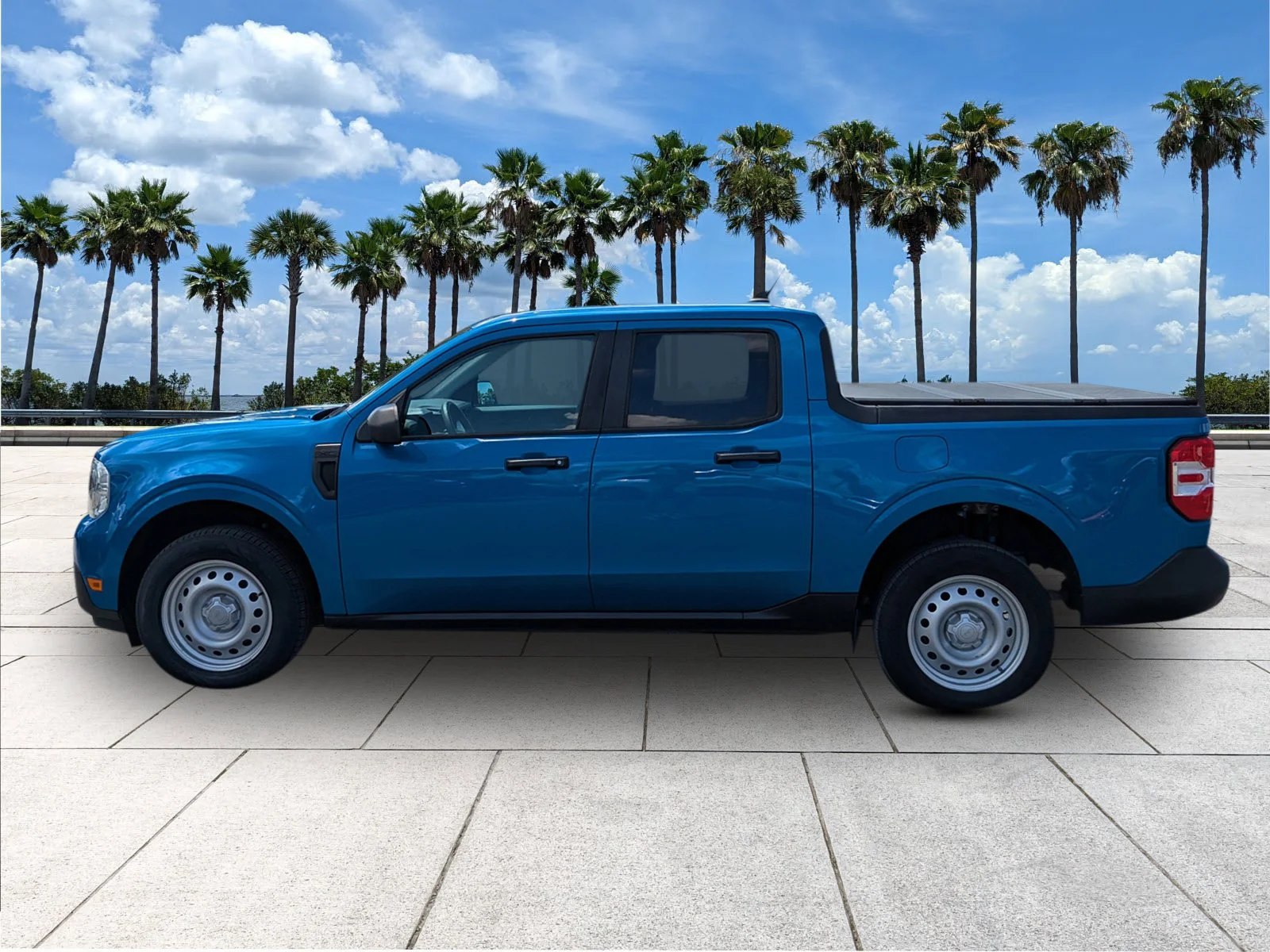Certified Used 2022 Velocity Blue Metallic Ford XL image 4