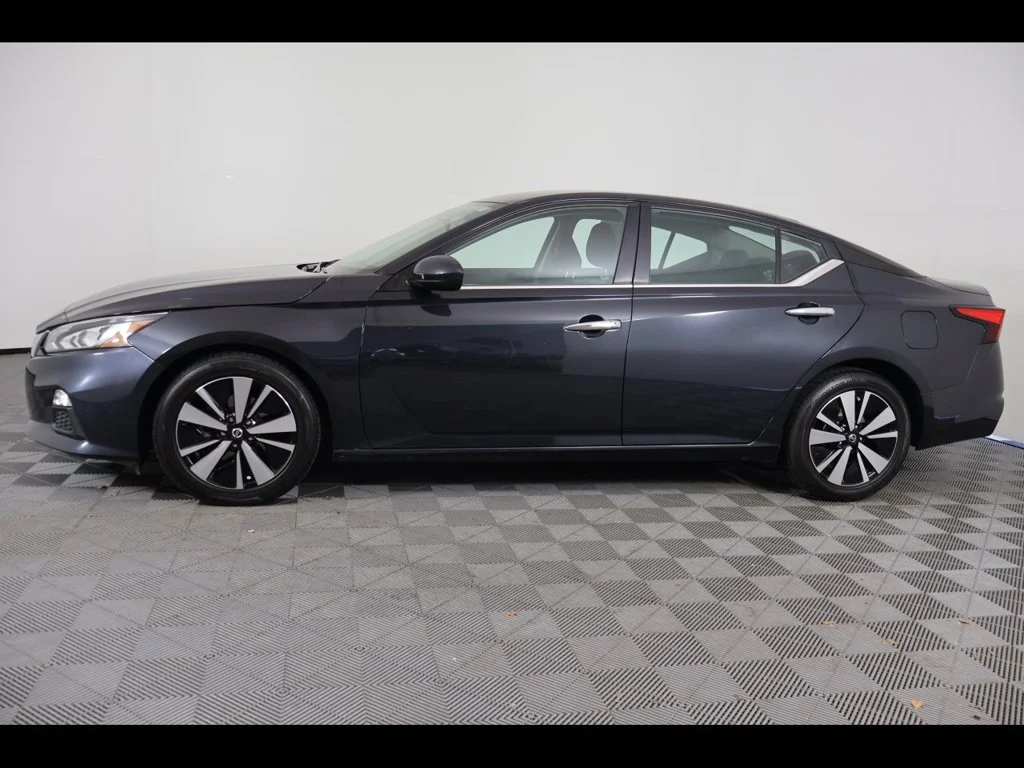 Used 2021 Nissan Altima SV with VIN 1N4BL4DV8MN365411 for sale in Tyler, TX