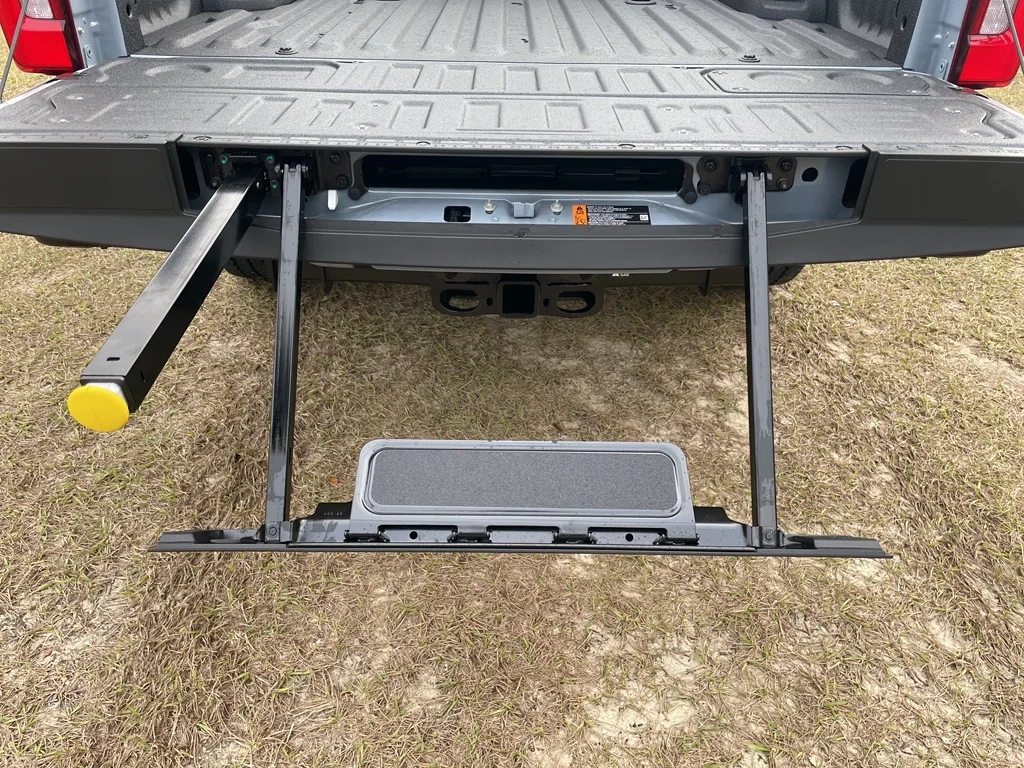 New 2026 Glacier Gray Metallic Tri-Coat Ford F-350® Platinum® image 11