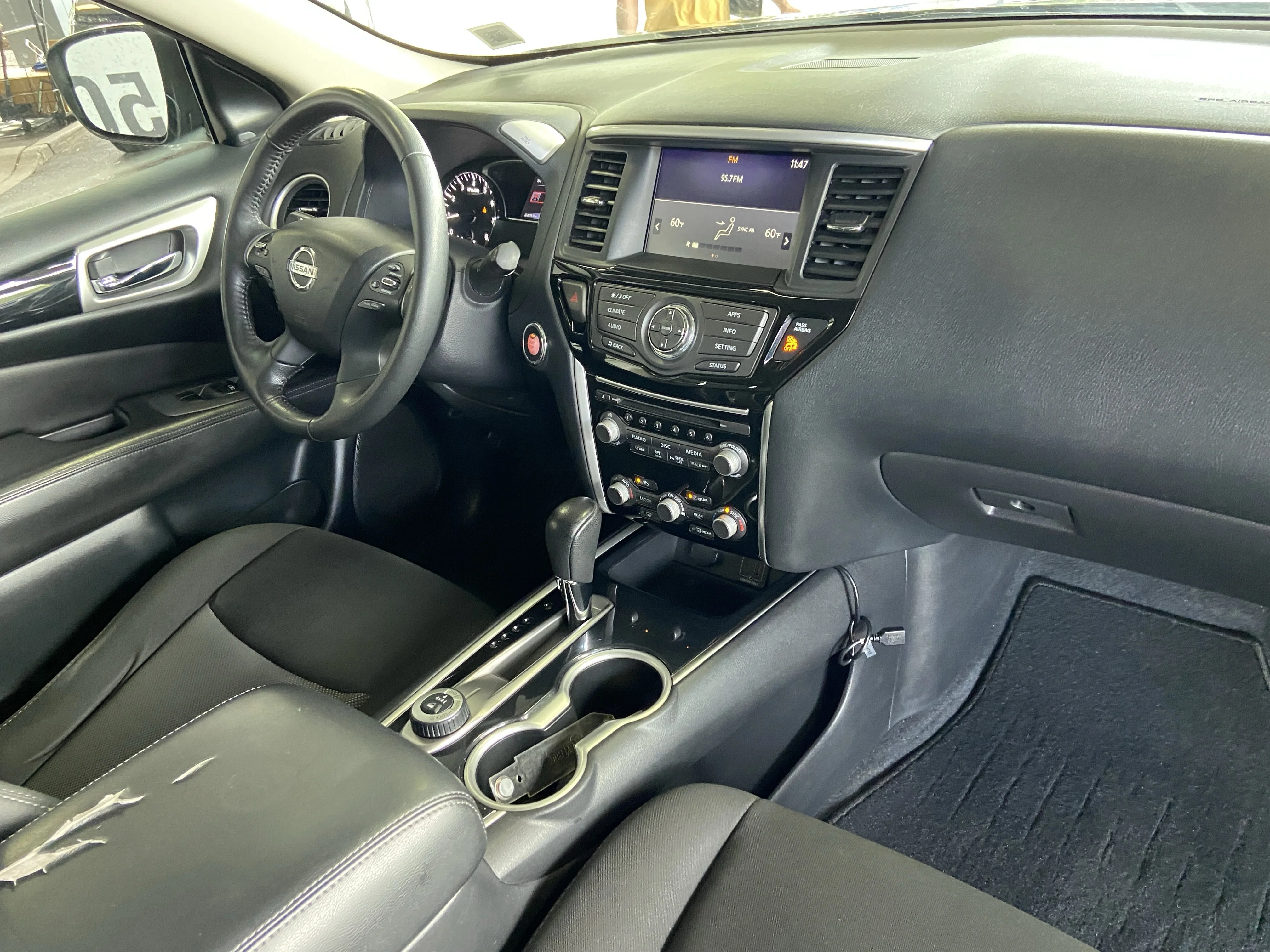 2025 Nissan Pathfinder SL - Photo 26