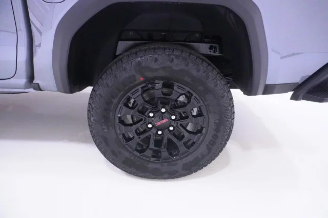 New 2026 Sterling Metallic GMC Elevation image 11