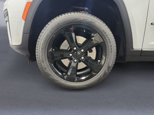 New 2026 Bright White Clear-Coat Exterior Paint Jeep Limited image 14