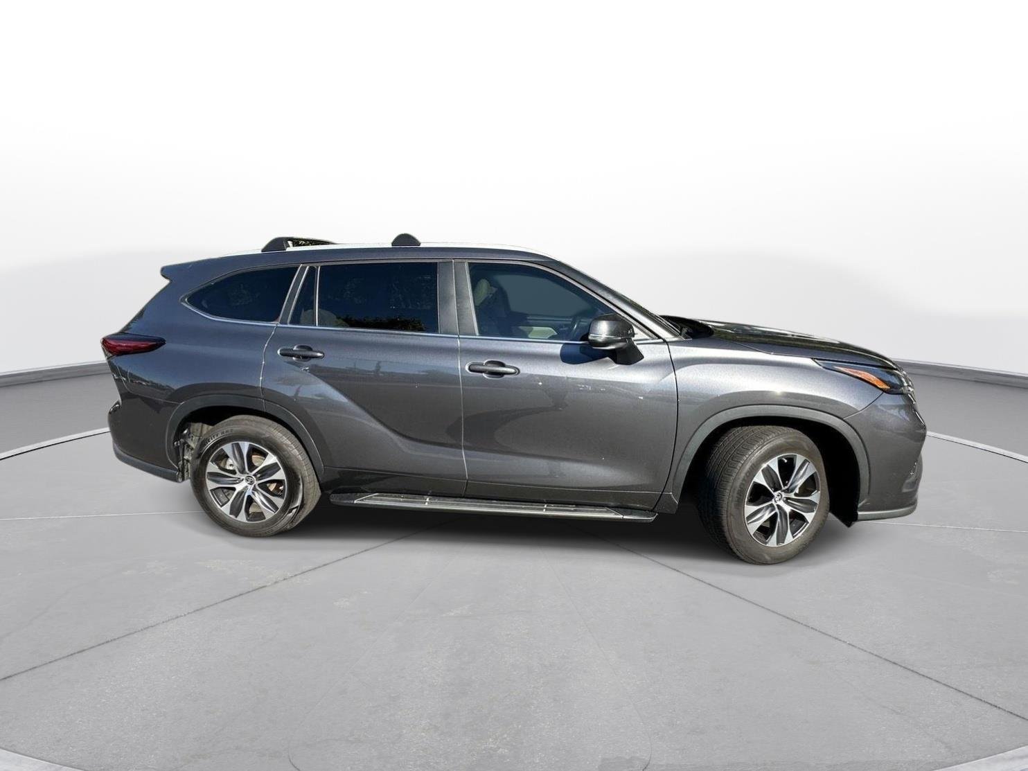 Used 2023 Magnetic Gray Metallic Toyota XLE image 5