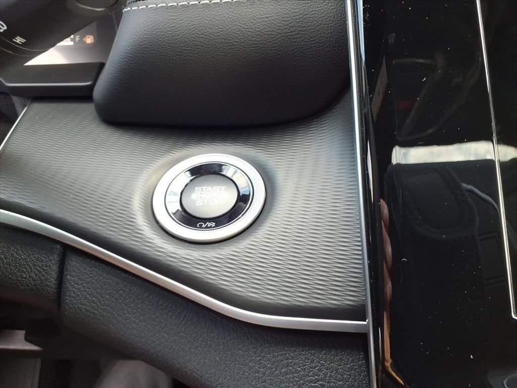 New 2025 Silver Zynith Exterior Paint Jeep Altitude X image 20
