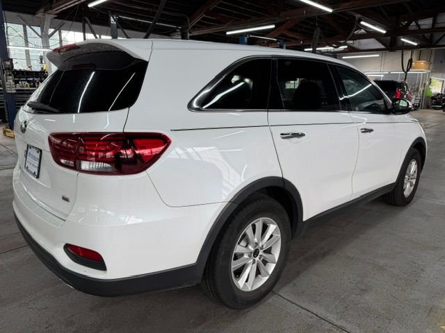 Used 2019 White Kia LX image 4