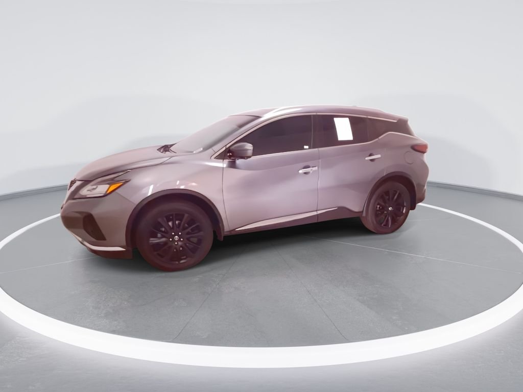 Used 2021 Gray Nissan Platinum image 3