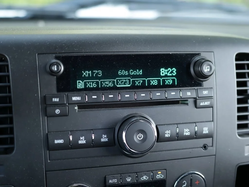 Used 2010 SUMMIT WHITE Chevrolet LT image 13