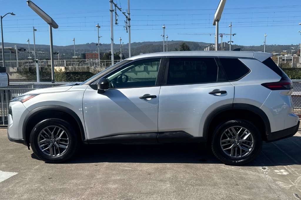 Used 2024 Silver Nissan S image 7