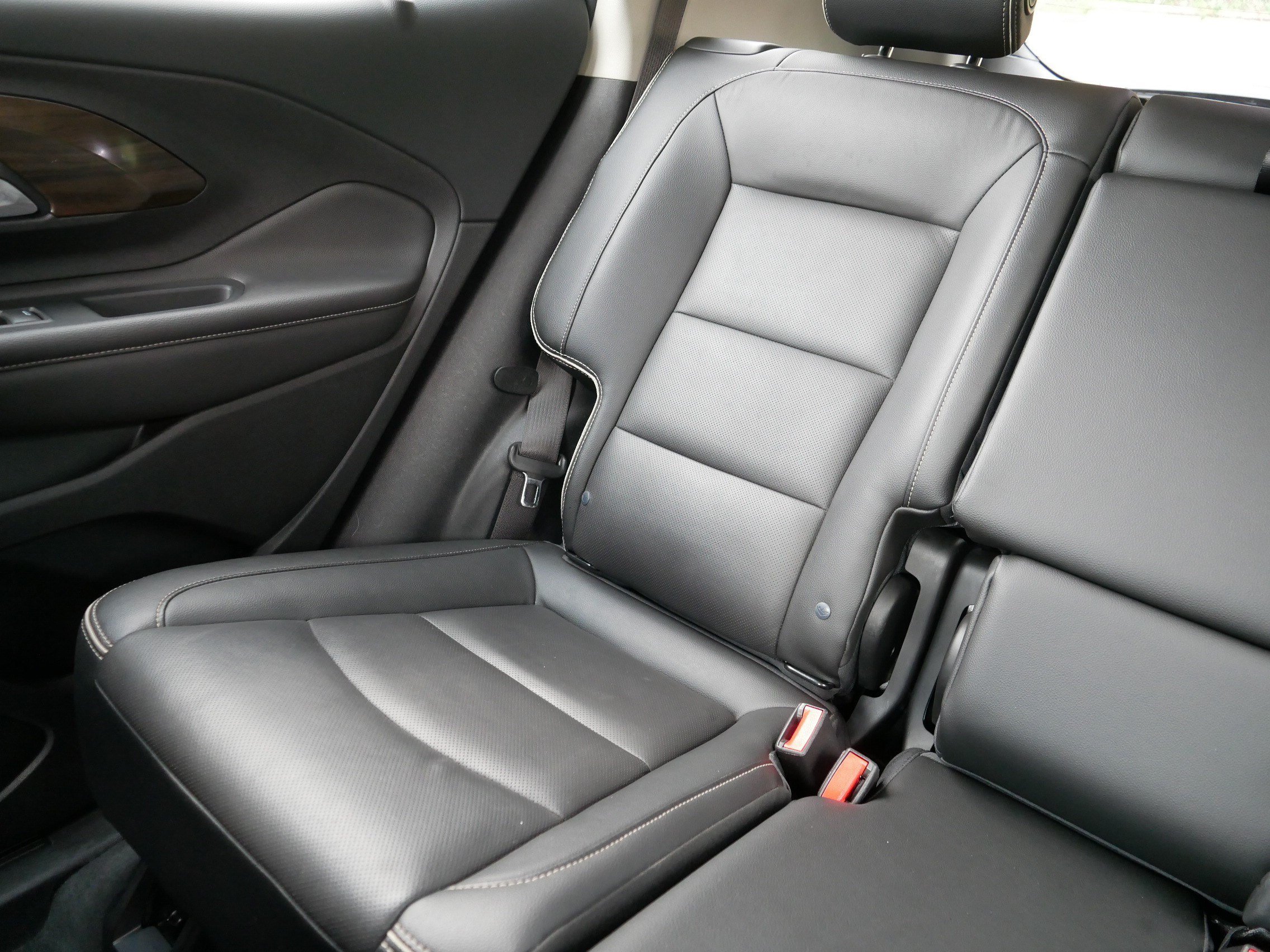 Used 2018 Ebony Twilight Metallic GMC Denali image 12