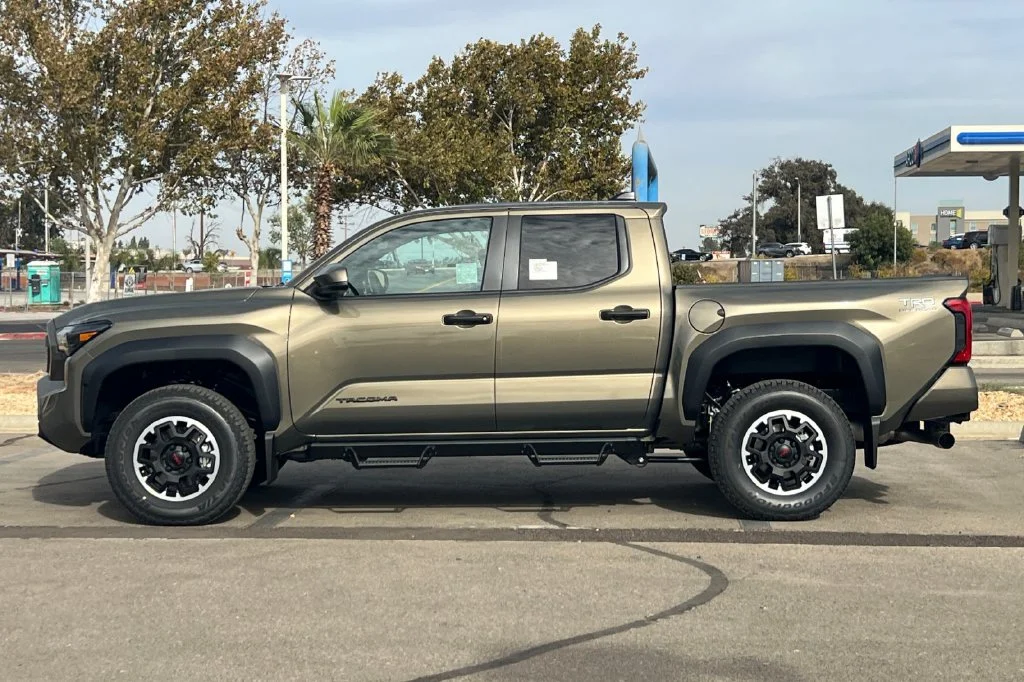 New 2026 Bronze Oxide Toyota TRD Off-Road image 7