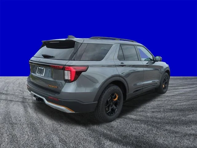 New 2026 Carbonized Gray Metallic Ford Tremor® image 4