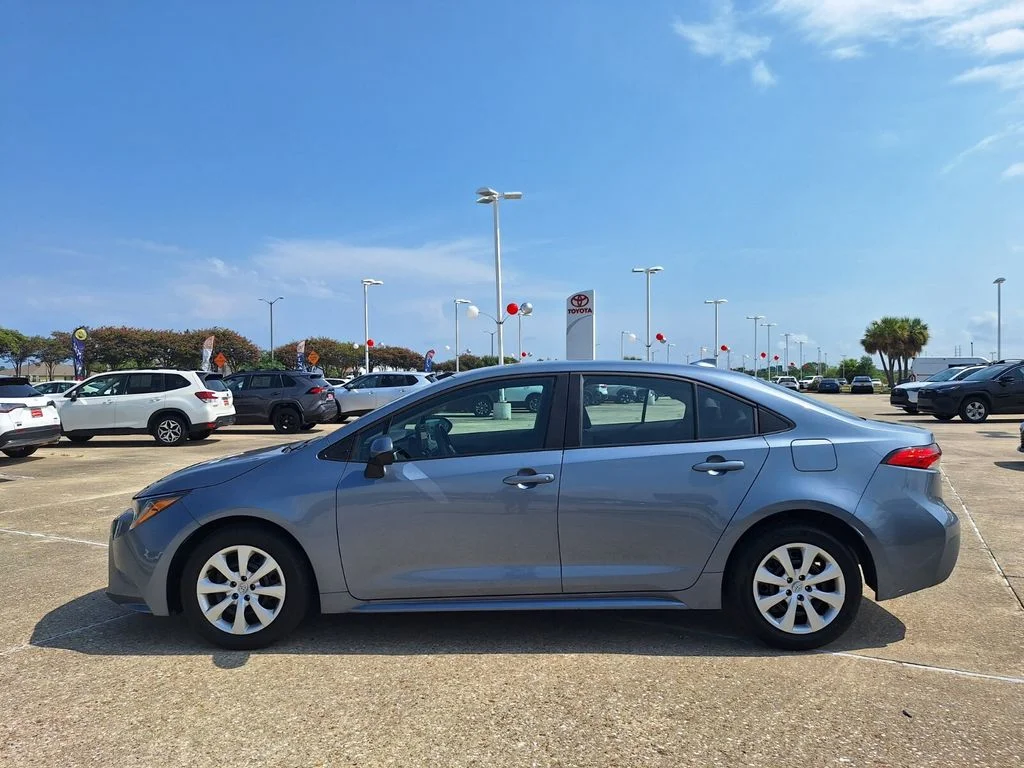 Used 2025  Toyota LE image 8