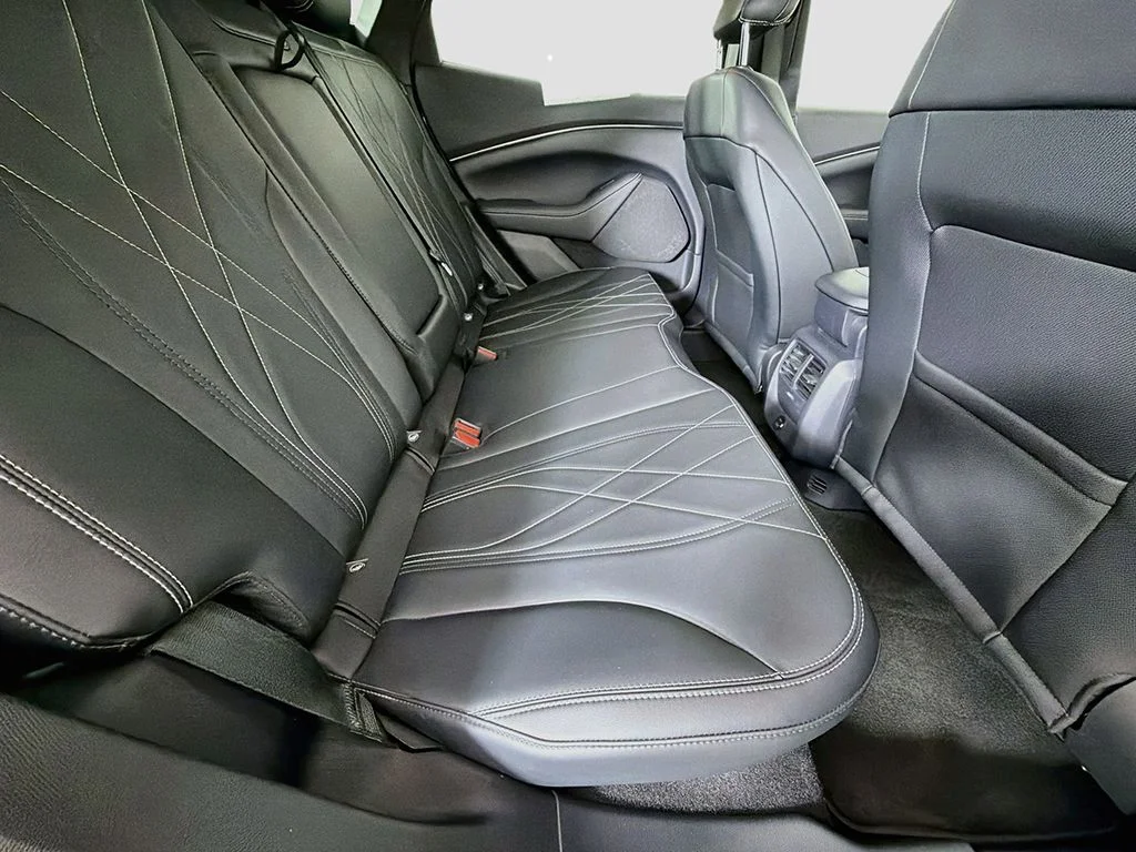 Used 2022 Ice Blue Ford Select image 26