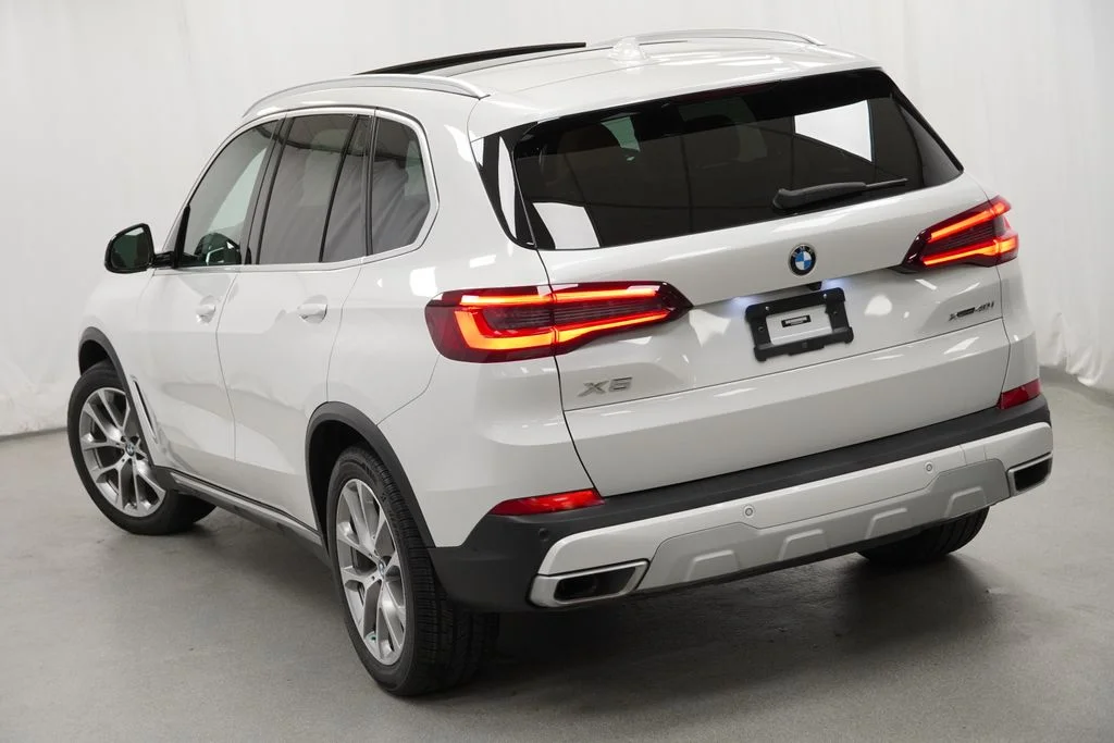 Used 2022 White BMW xDrive40i image 10