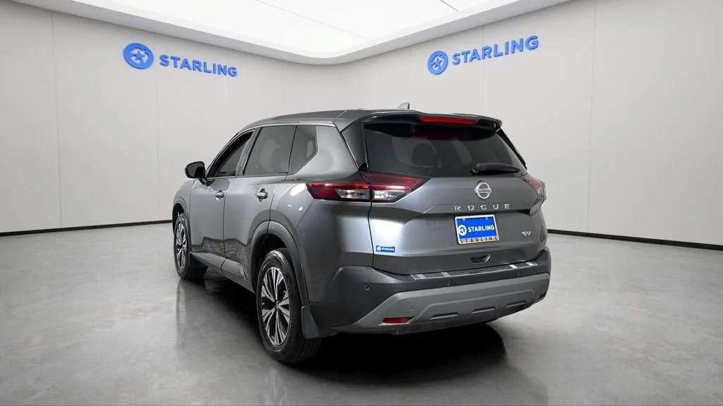 Used 2021 Gray Nissan SV FWD image 6