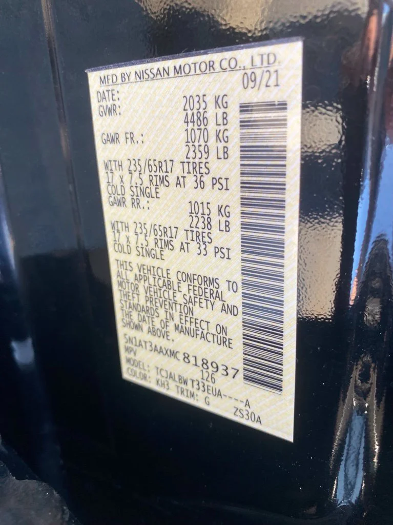 Used 2021 Black Nissan S image 19