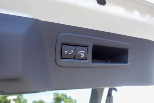 New 2026 Wind Chill Pearl <sup>1</sup> Toyota  XSE image 31