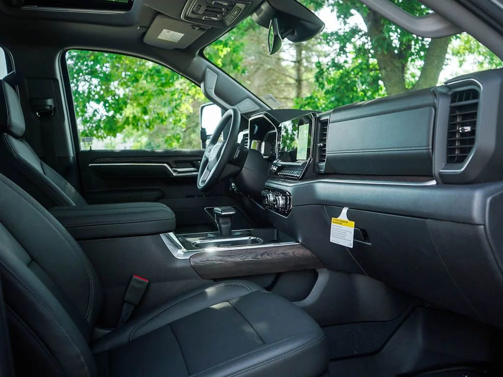 2026 GMC Sierra 1500 SLT - Photo 8