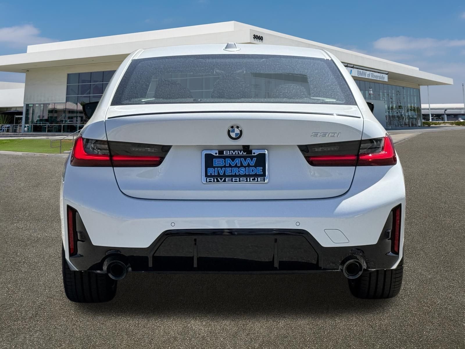 New 2026 Mineral White Metallic BMW 330i image 9