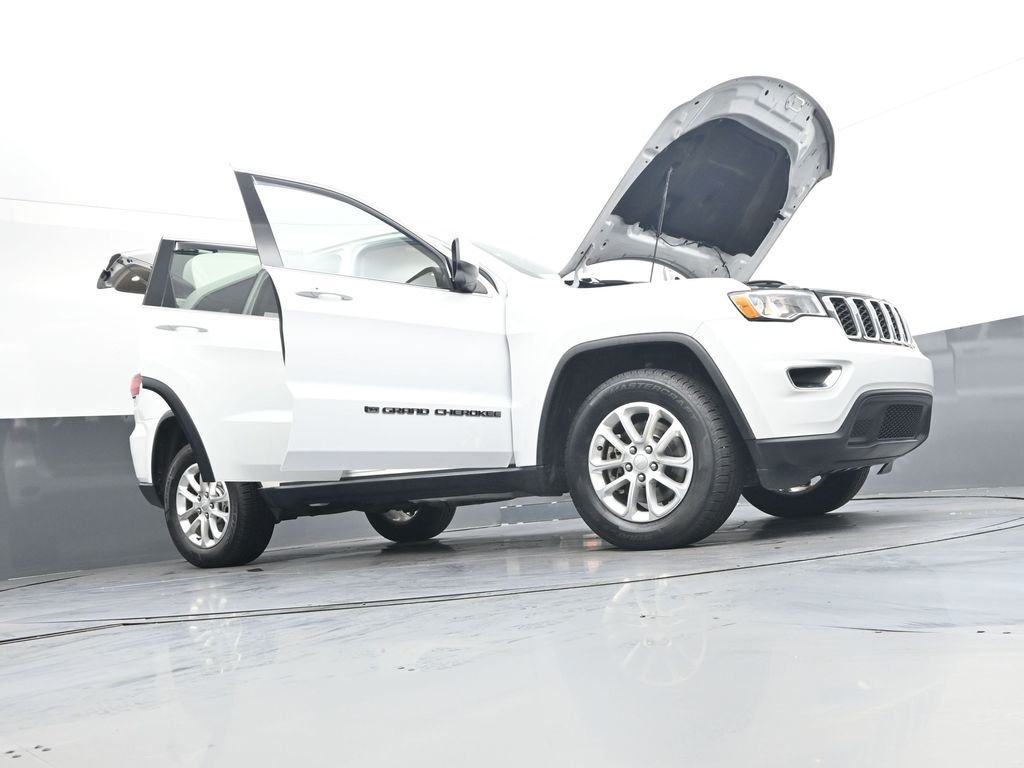 Used 2022 White Jeep Laredo E image 53