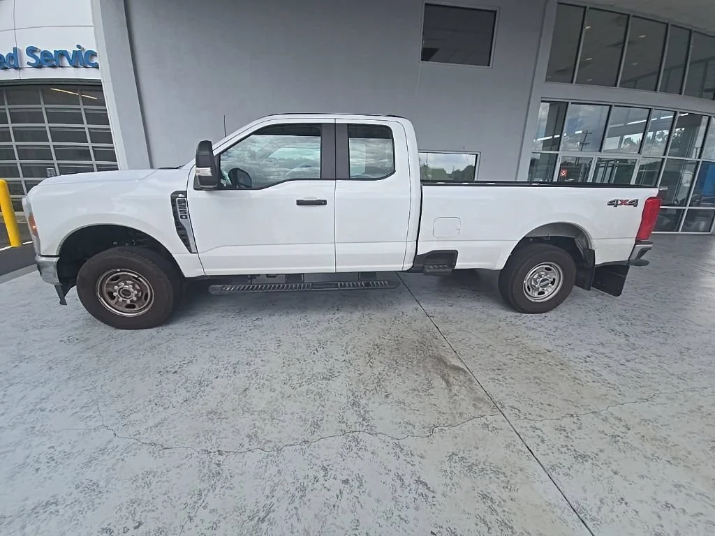 Used 2026 Oxford White Ford XL image 7