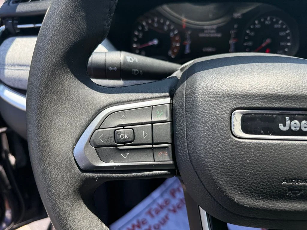 Used 2024 Gray Jeep Latitude image 29