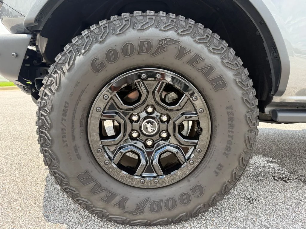 Used 2024 Gray Ford Wildtrak image 25