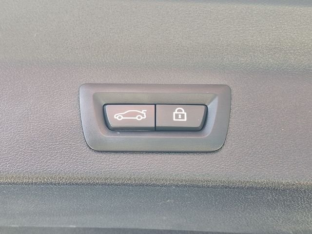 Used 2021 Silver BMW xDrive30i image 30