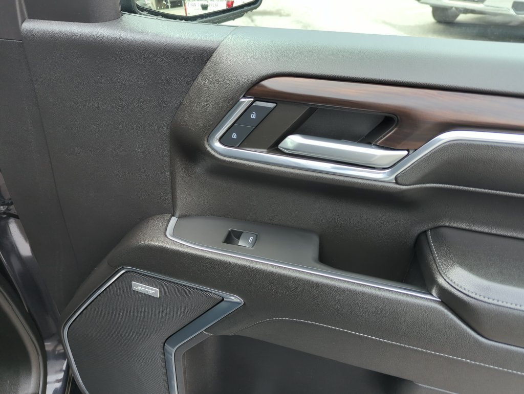 Used 2024 Silver GMC SLT image 32