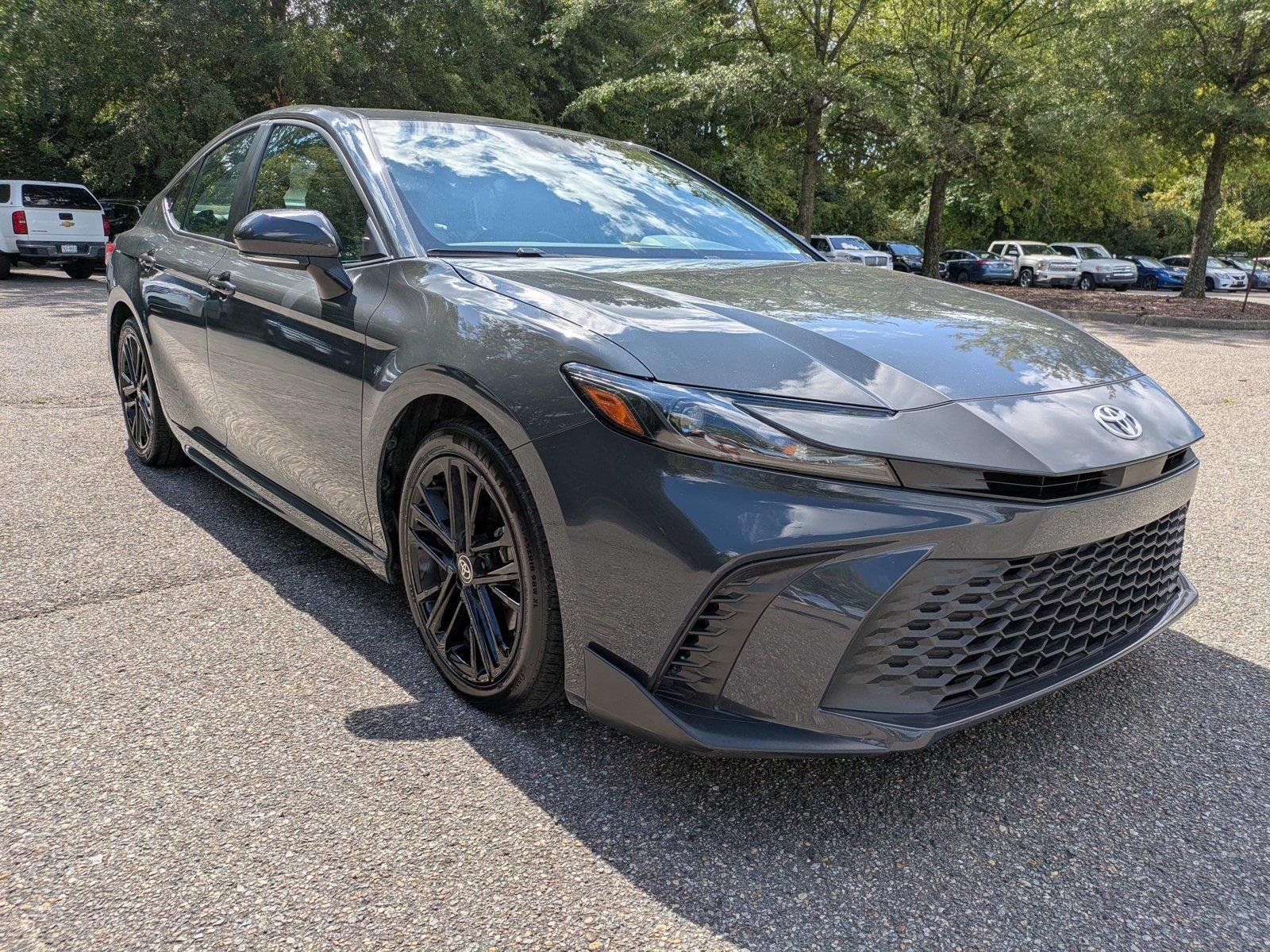 Used 2025  Toyota SE image 2
