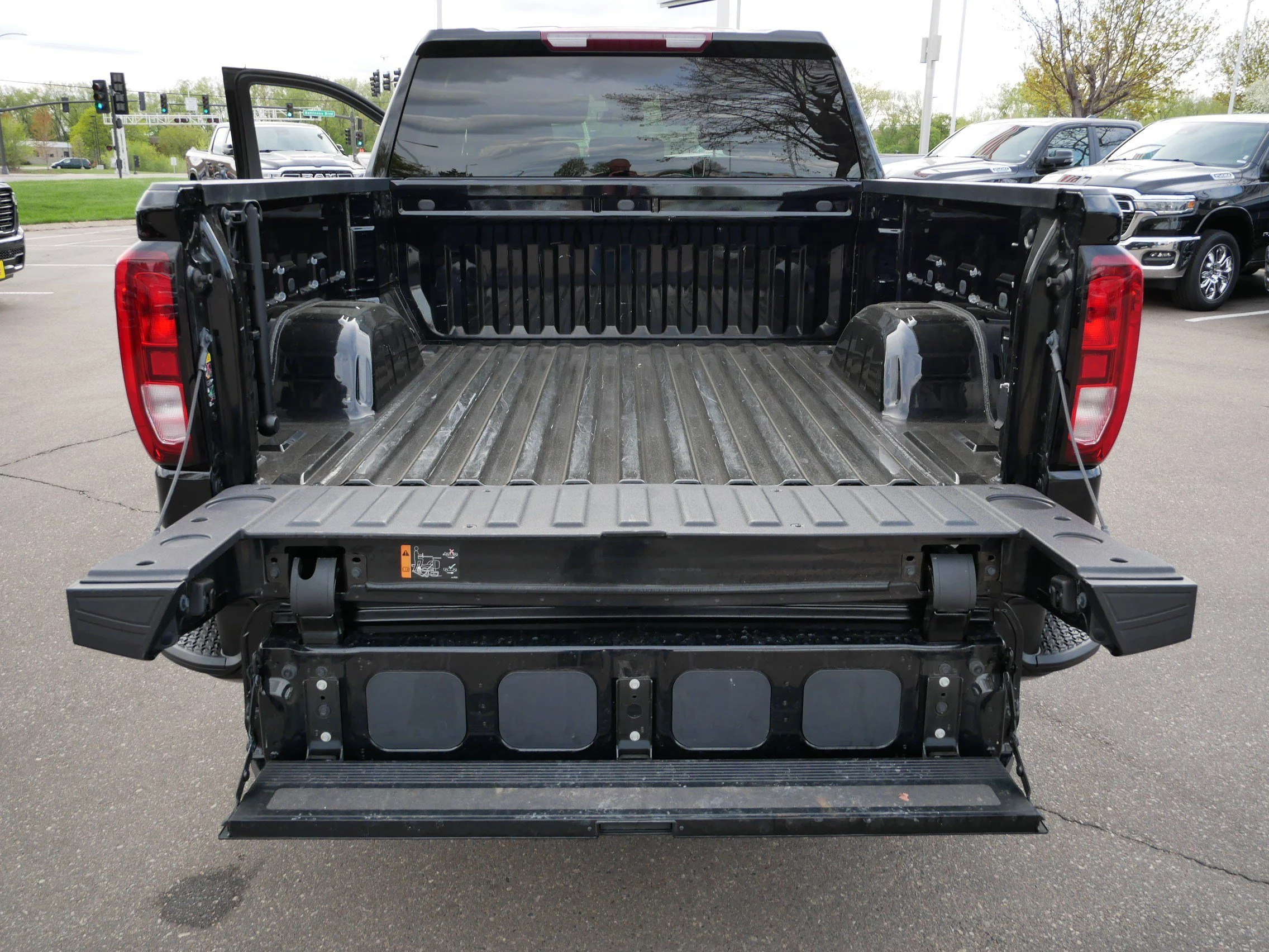 Used 2023 Onyx Black GMC Elevation image 18