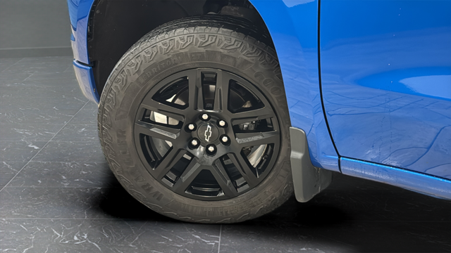 Used 2022 Glacier Blue Metallic Chevrolet RST image 37