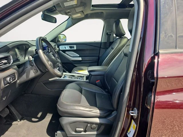 Used 2023 Red Metallic Ford Limited image 11