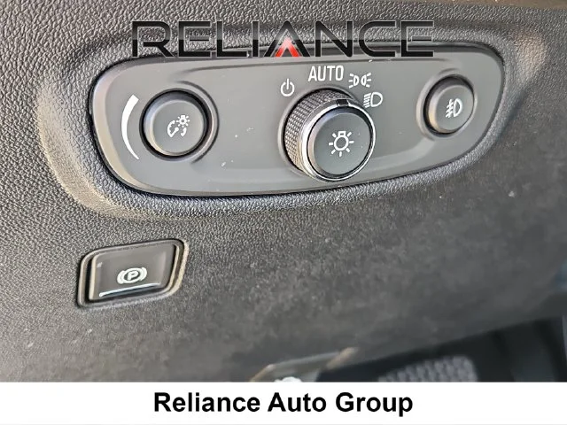 Used 2024 Silver GMC SLT image 20
