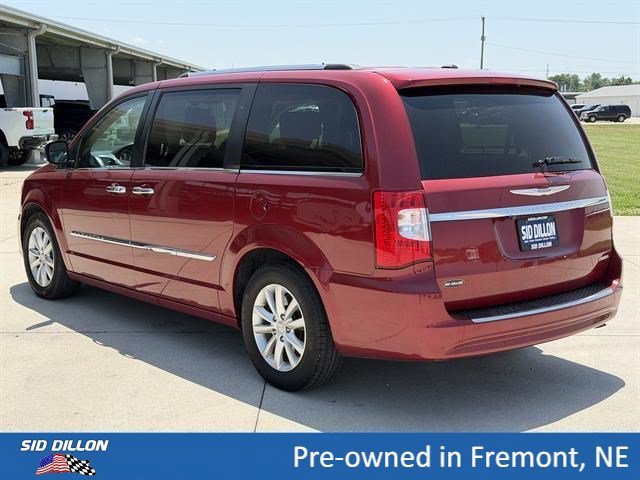 Used 2016 Deep Cherry Red Crystal Pearlcoat Chrysler Limited Platinum image 17