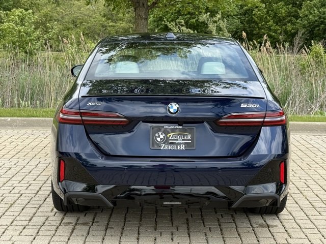 Used 2026 Tanzanite Blue II Metallic BMW 530i xDrive image 5