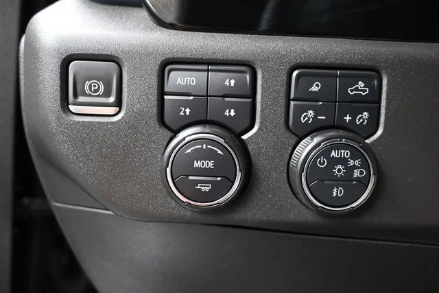 Used 2023 Black Chevrolet High Country image 32