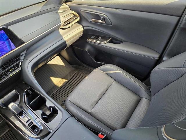 2025 Toyota Crown Signia Limited - Photo 15