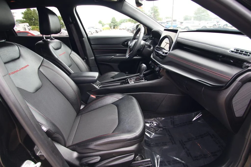 Used 2025 Black Jeep Trailhawk image 9