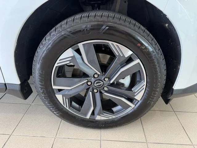 Used 2026 White Nissan SL image 35