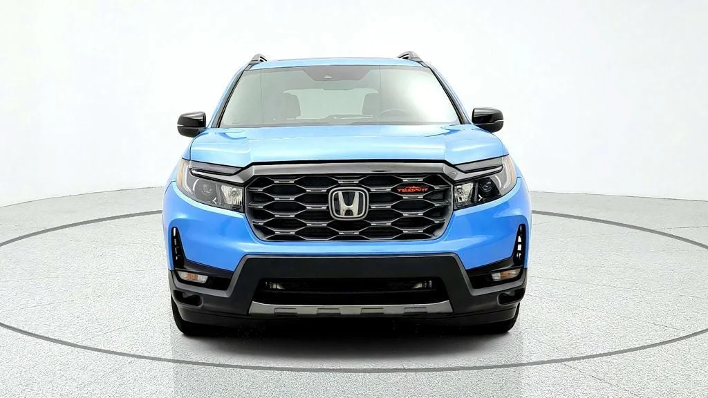 Used 2025 Diffused Sky Pearl Honda TrailSport AWD image 2