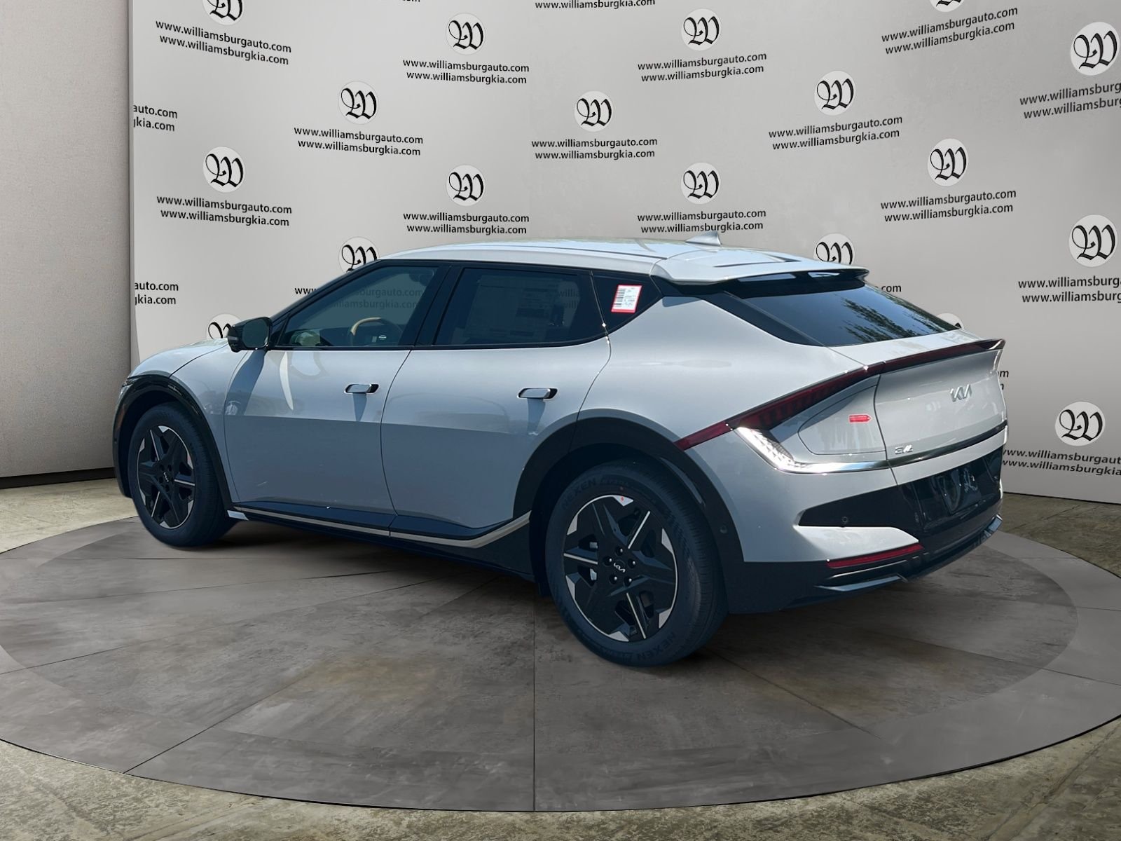 New 2026 Wolf Gray Kia WIND image 3