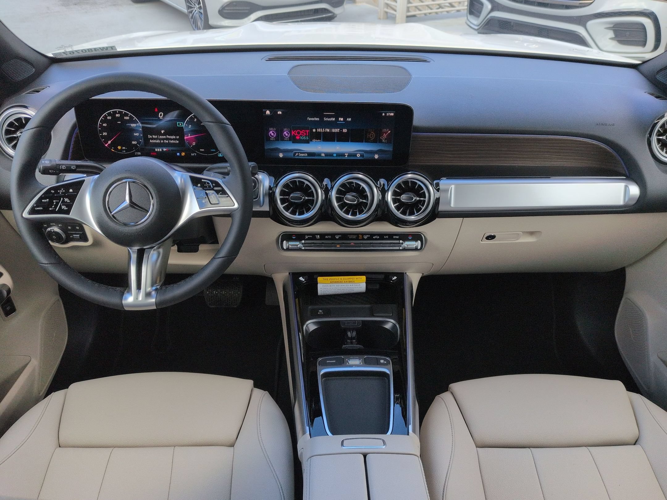 New 2026 Polar White Mercedes-Benz GLB 250 image 51