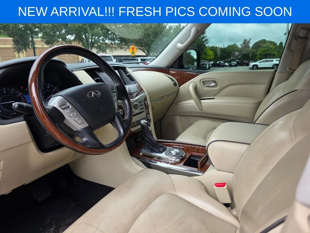 Used 2018 White INFINITI RWD image 8
