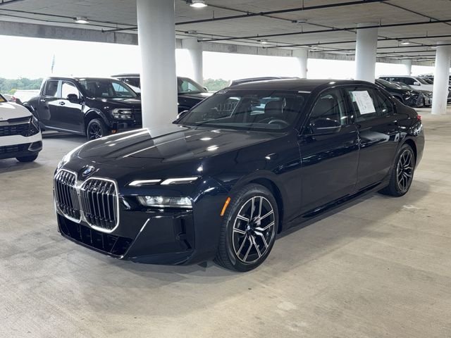 Used 2025 Carbon Black Metallic BMW 740i image 4