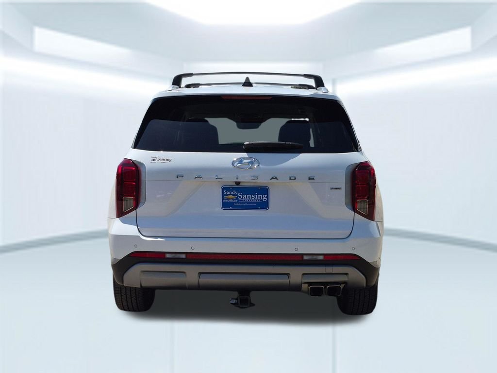 Used 2023 White Hyundai SEL image 5
