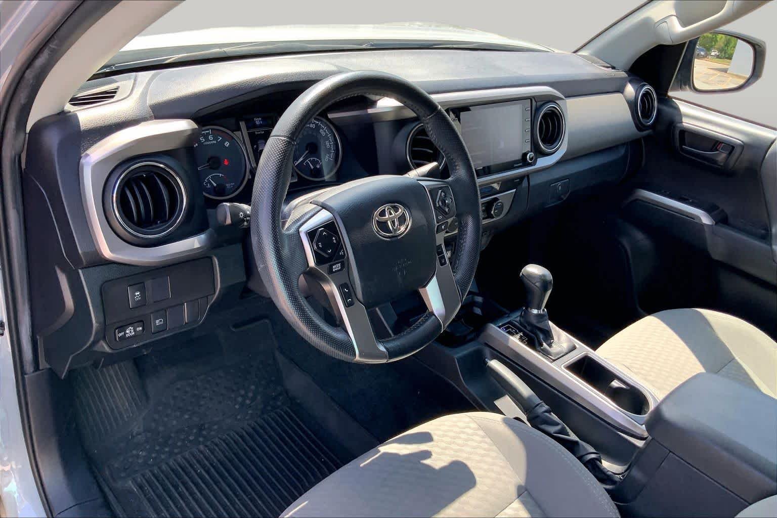 Used 2021 Cement Toyota SR5 image 16