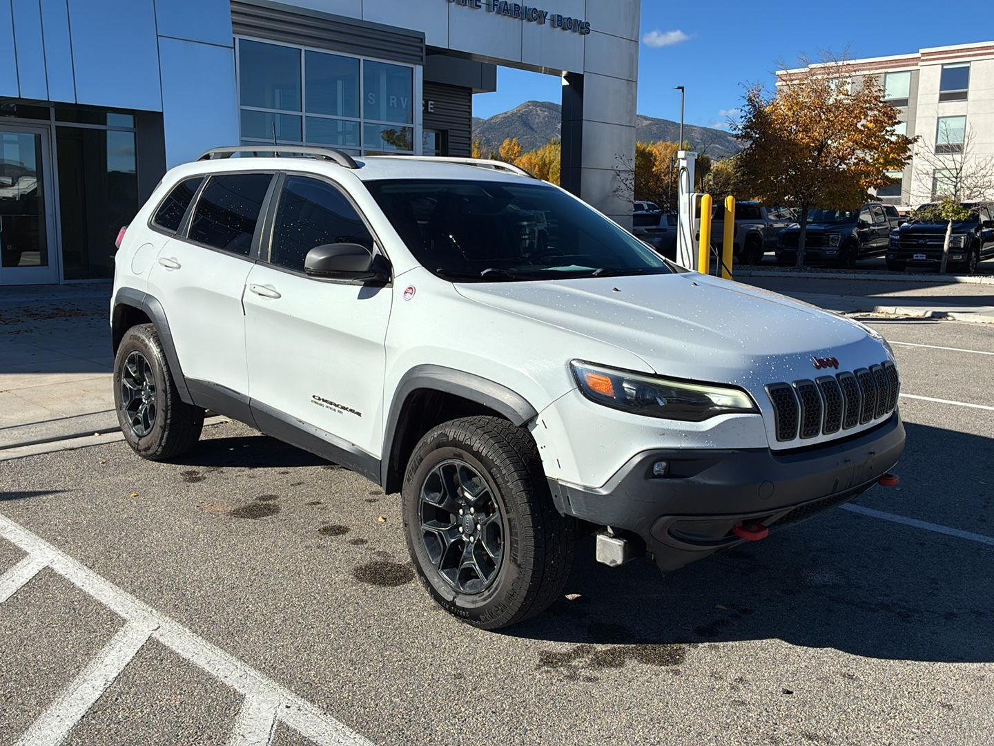 Used 2019 Bright White Clearcoat Jeep Trailhawk Elite image 2